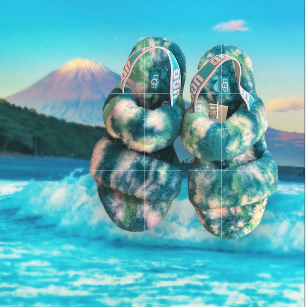 UGG Tie-Dye Fluffy Slippers